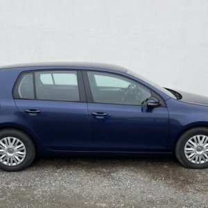 foto VW Golf 1.6 TDi nové: vstřiky, rg ventil, spojka, vodní pumpa, zimní pneu